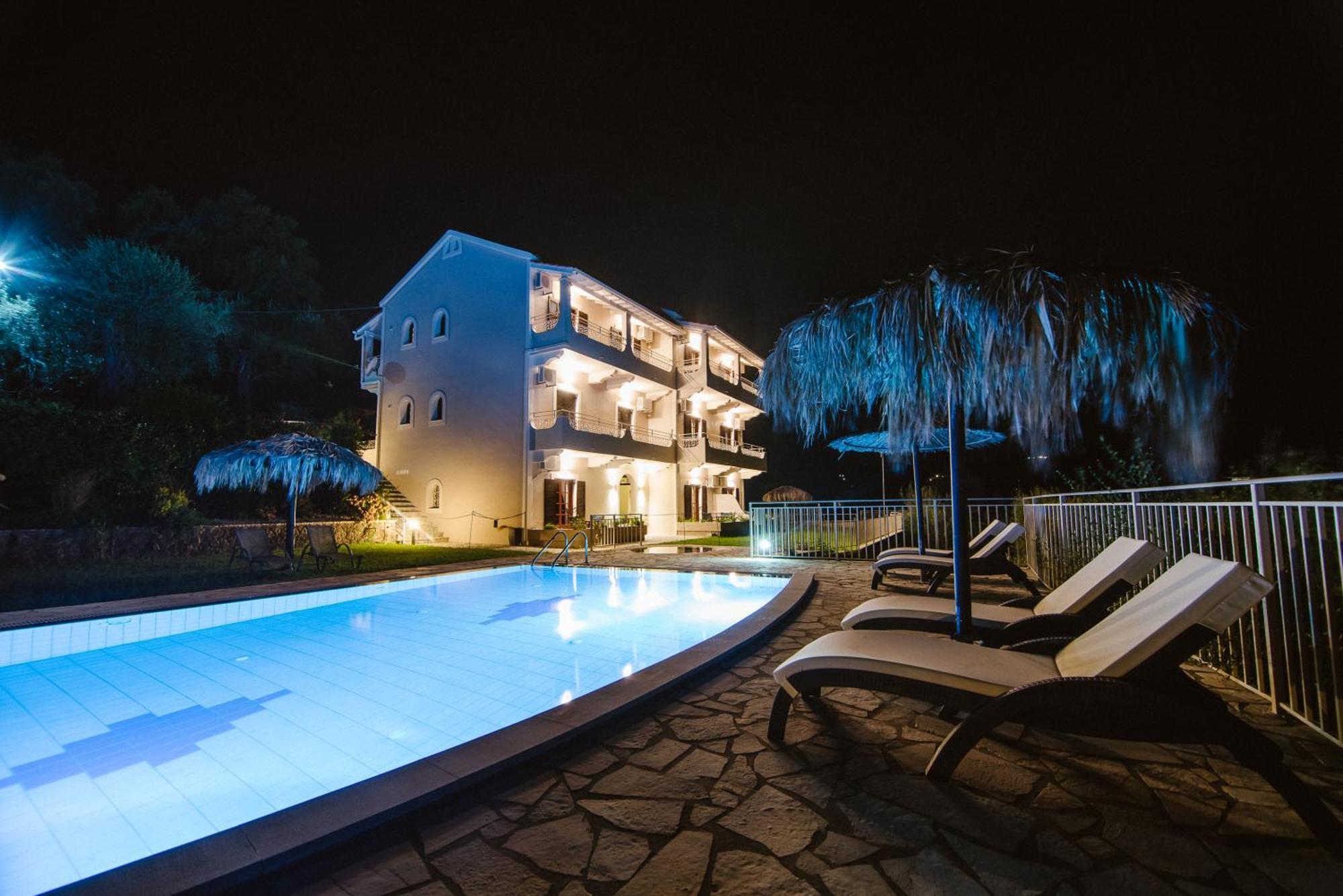 Giorgos Apartments Dassia  Eksteriør billede